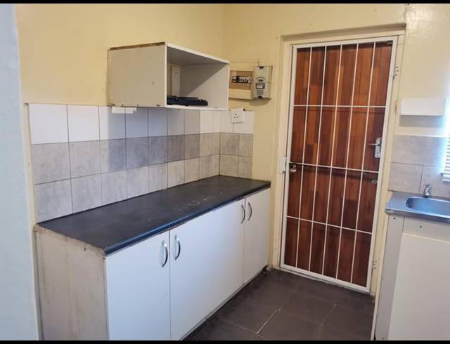 2 BEDROOM PROPERTY TO RENT IN BOOYSEN PARK
